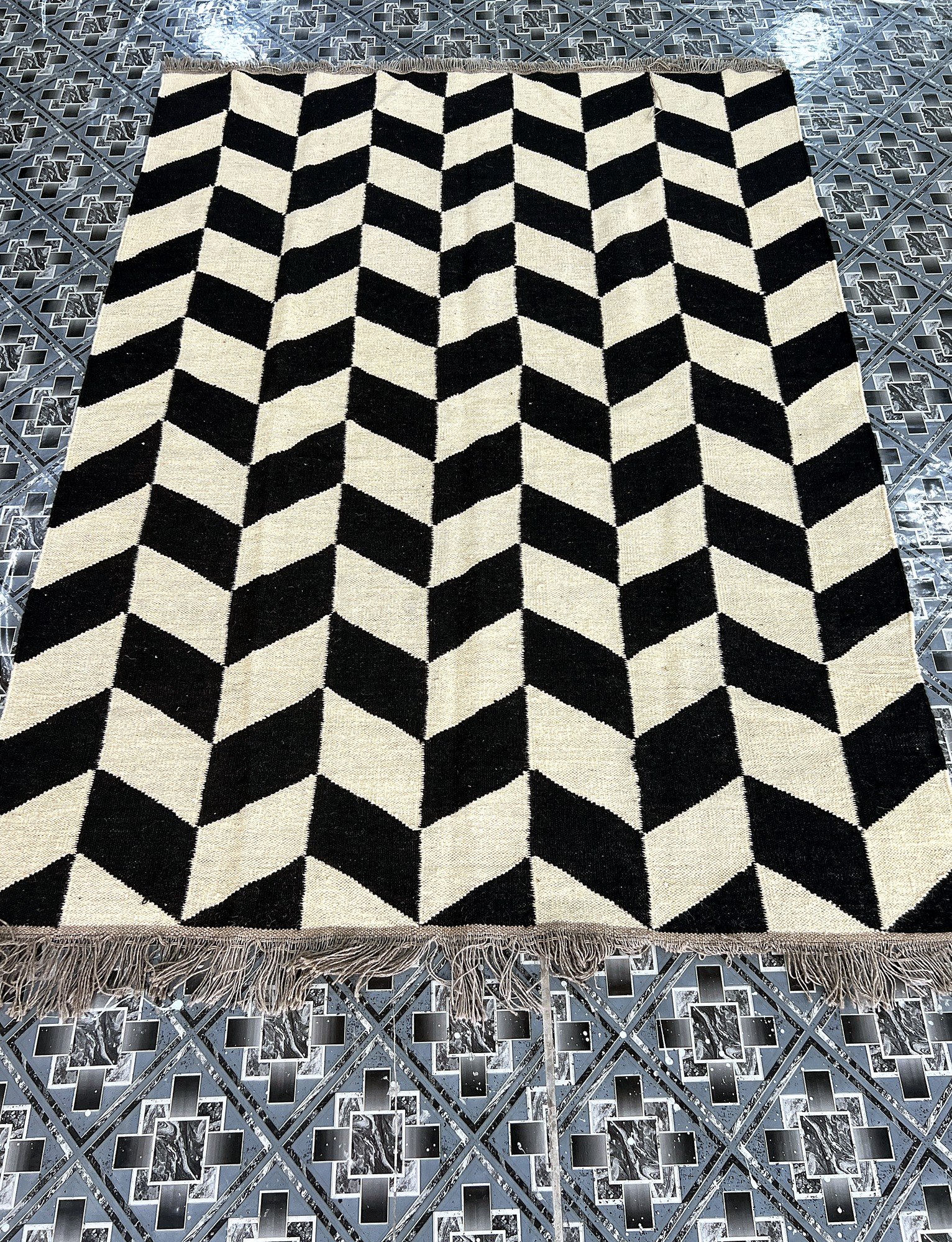 Handwoven black and ivory chevron herringbone kilim rug | The Rugs Curator — Pakistani Premium Rugs